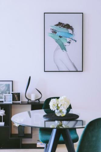 Capitol Executive Apartment On London Circuit