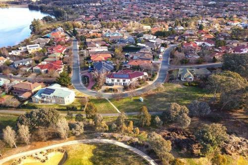 Sweet Holiday Home By The Golf Course