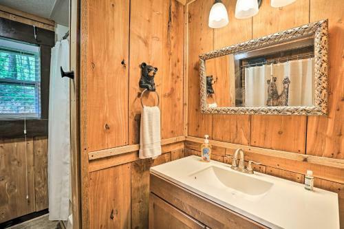 1950s Serenity Pond Cabin Peace And Quiet!