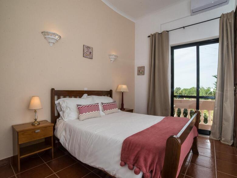 Hotel Albergaria Rosa Montes (.)