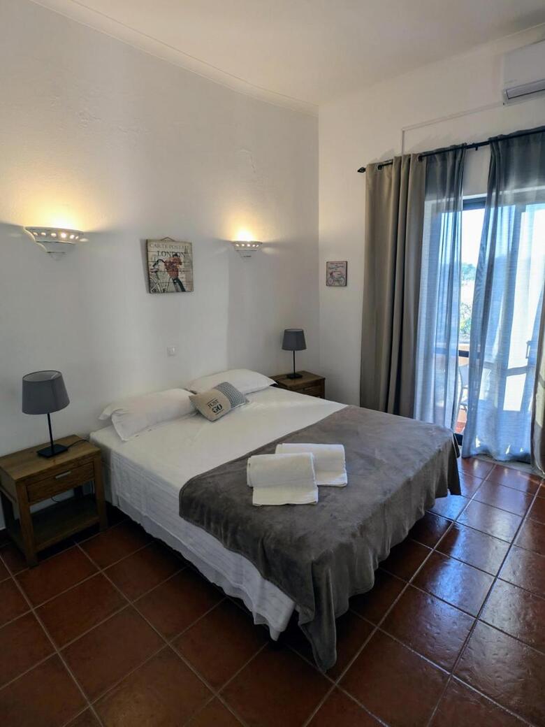 Hotel Albergaria Rosa Montes (.)
