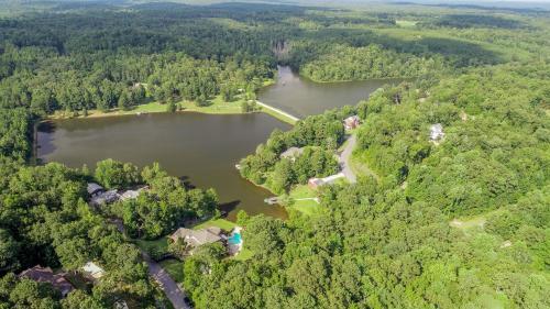 Bama Lakeside Retreat
