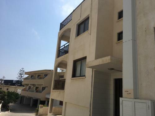 Elena Court Apartments