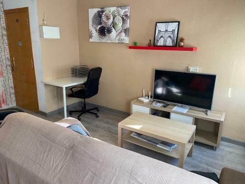 Cheap & Equipped Apartament Nearly Center