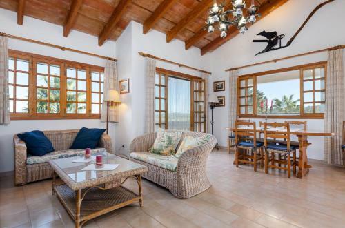 Yourhouse Son Perxa, Quiet Villa With Private Pool For 8 Guests