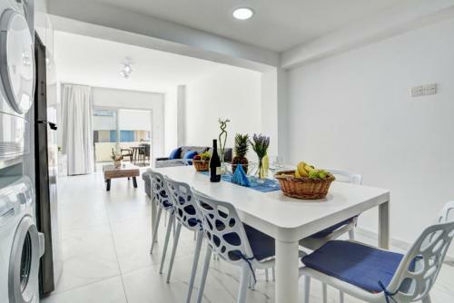 Apartamento Myhome Delux, Napa Blue 3bed With Pool