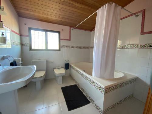 Espectacular Villa En La Nuc�a. Privacidad Total.