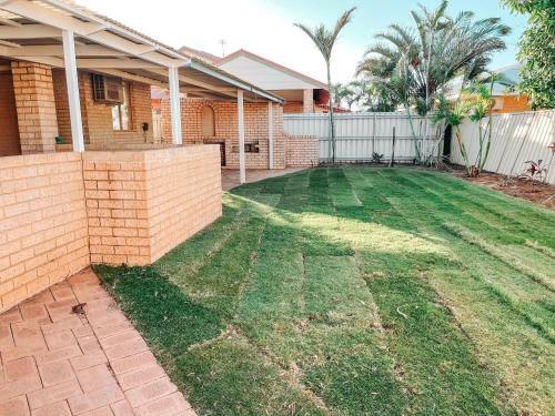 Carnarvon 3br & 2ba Holiday House