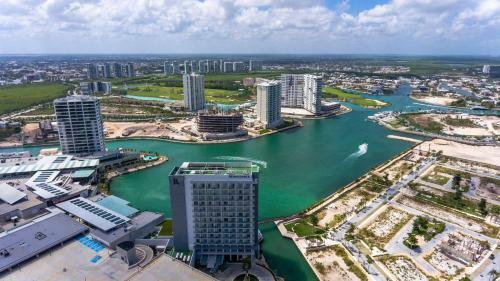 Apartamento Ocean View Condo-beach, Rooftop Pool & Jacuzzi!
