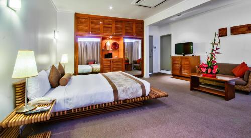 Tanoa Plaza Hotel