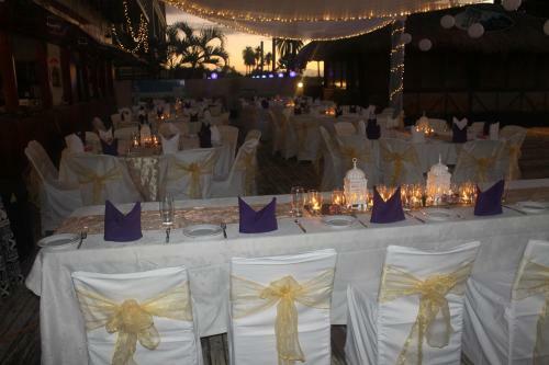 Smugglers Cove Beach Resort & Hotel