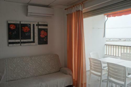 Apartamento Dos Dormitorios, Primera L�nea Y Aire Acondicionado