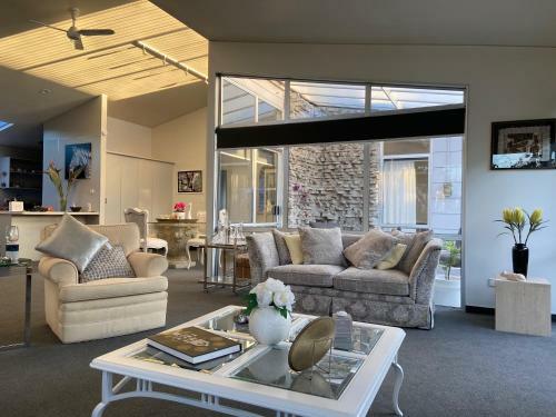 Apartamentos Maison Blue - Chic Inner City Townhouse