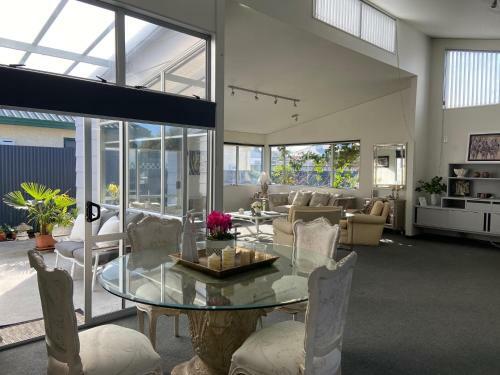 Apartamentos Maison Blue - Chic Inner City Townhouse