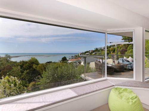 Wisteria Heights - Nelson Holiday Home