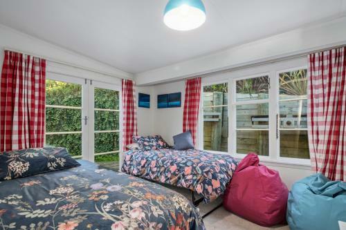 Haven Views - Nelson Holiday Home