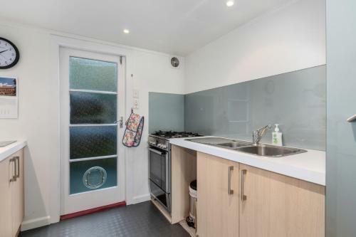 Haven Views - Nelson Holiday Home