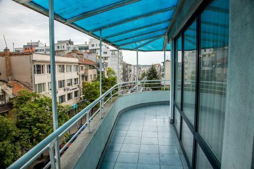 Apartamento Spacious & Sunny Maisonette W/ Terrace Near Centre