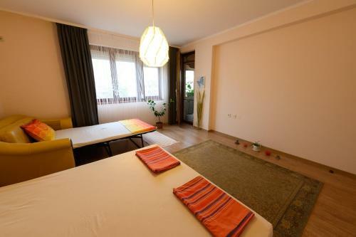 Buda High Steps Sunny Apartment - 5min To Beach