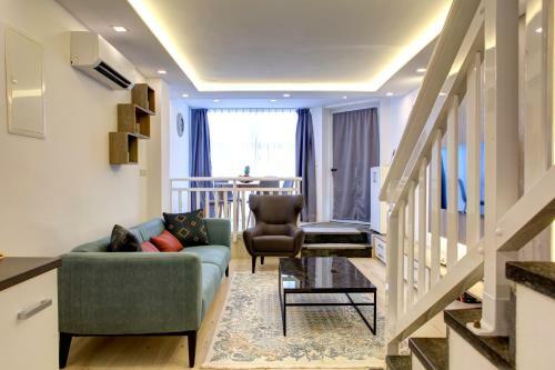 Emerald Apartment