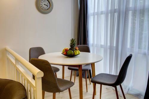 Emerald Apartment