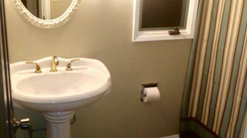 Mendenhall Private Room In Shared Home - Discount On Tours