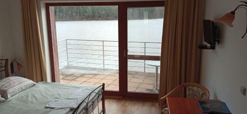 Hostal Penzion Ratm�r�k A Vin�rna U Raka