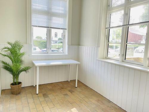 Aday - 2 Bedroom Apartment With Patio