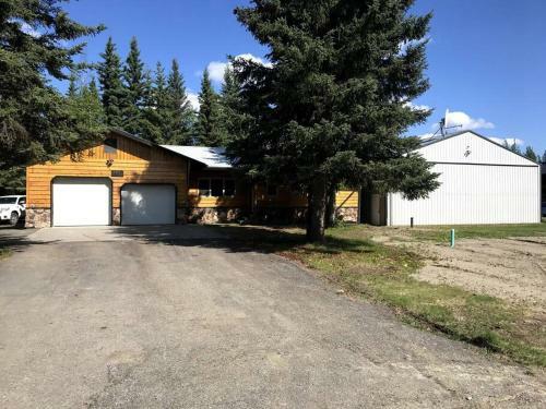 Whole Home, Airstrip/float Access, Aurora Viewing!