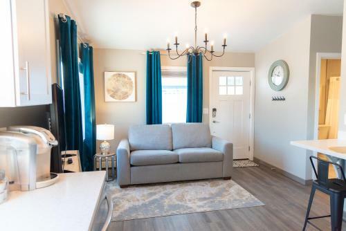 Motel Colony Suites