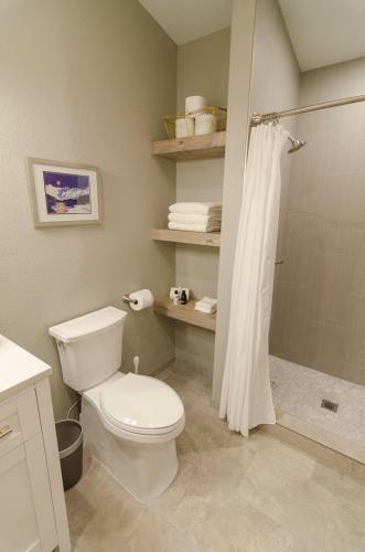 Motel Colony Suites