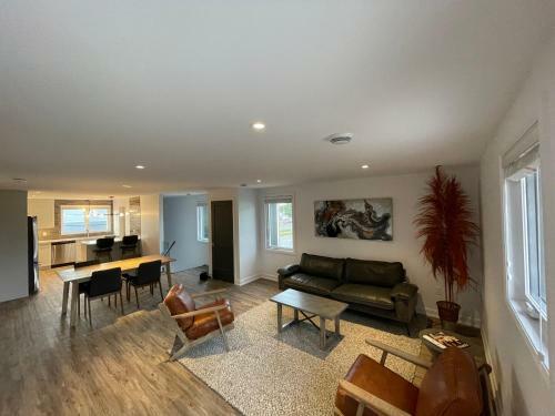 Feonho - Modern 2-bedroom Central Apartment