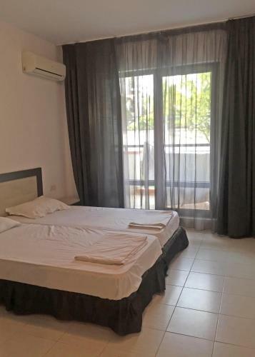 Apartment On The Sea At St.nicholas Complex - Mix