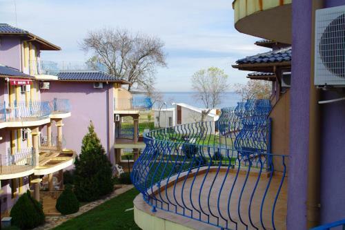 Azura Garden Apartments