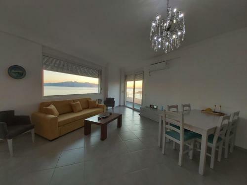 Sunset By The Sea Apartments - Private Beach
