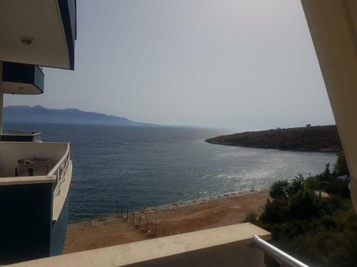 Sunset By The Sea Apartments - Private Beach