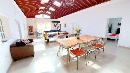 Villa Renaissance, 6 Bed 6 Bath Spacious Villa
