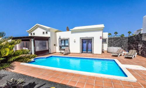 216 - Villa Helena By Villas Now Ltd