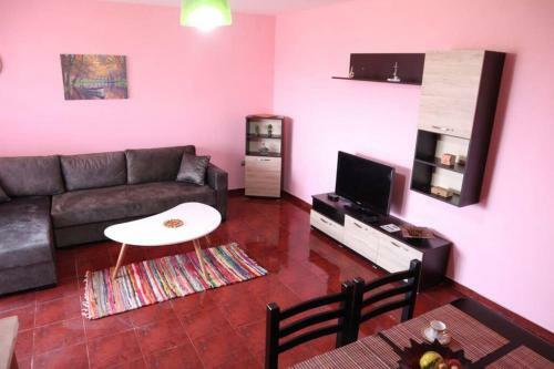 Cozy Apartment 2