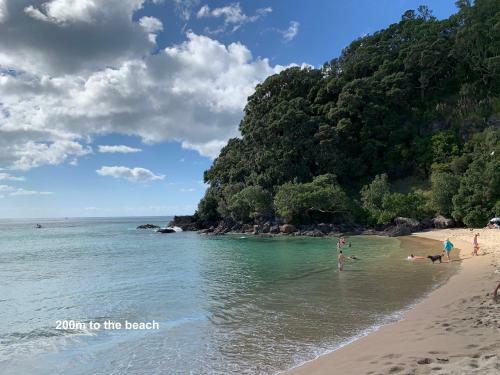 Tui's Grove - Onemana Holiday Home