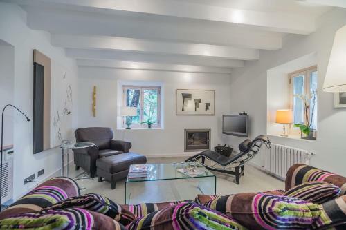 Villa In Ternelles, Pollen�a (Hort Petit)