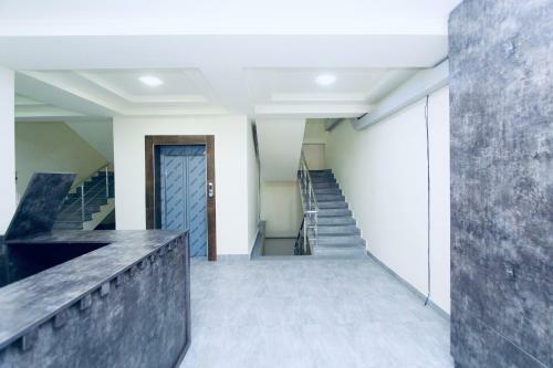 Central Yerevan 2 Bedroom Apartment,north Avenue
