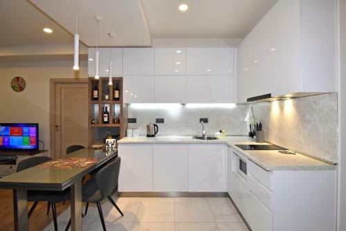 Home4you City Center Apartments