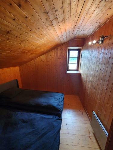 Chalet Au Milieu Des Montagnes