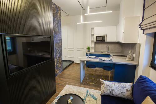 Lit Apartments