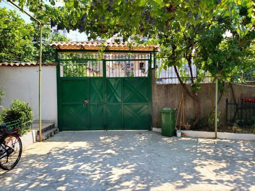 Villa Unique Traditional House, Hosted By J&g