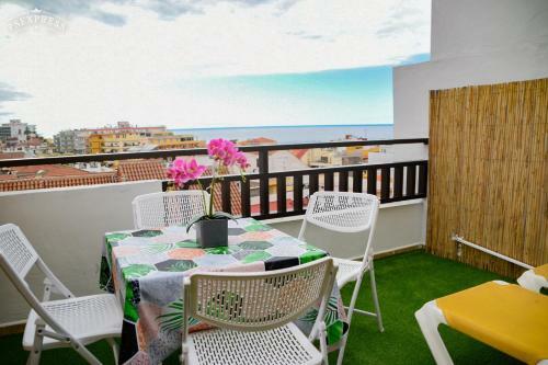 Apartamento Puerto de La Cruz, C�ntrico �tico Con Piscina - Edificio Girasol