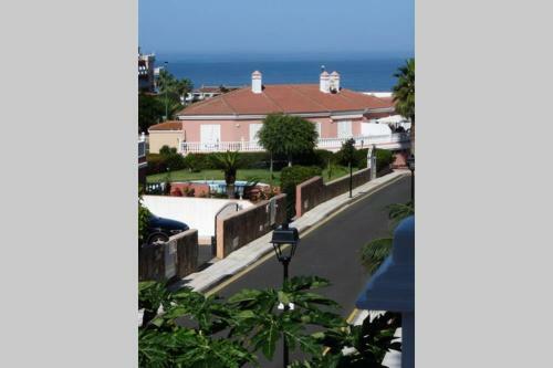Quiet Apartament With Terrace And Pool