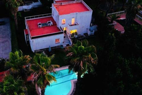 Villa Estilo Californiano Con Piscina