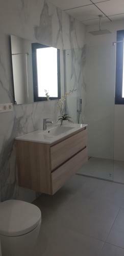 Luxury Villa Rojales With Private Pool & Jacuzzi